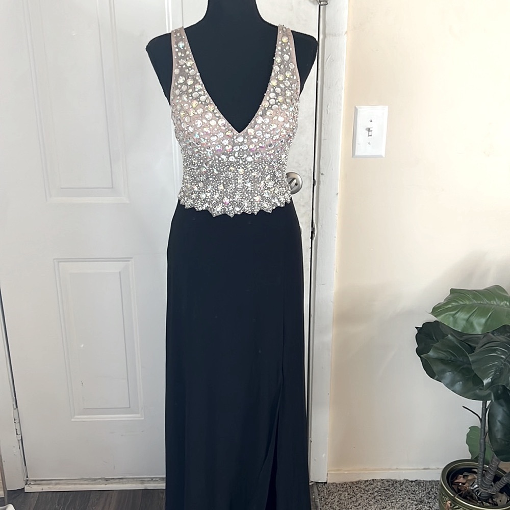 blondie nites by stacy sklar 
 V-Neck Beaded Evening Maxi Dress Side Slit Size M